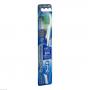 Oral B Cross Action 40 Mittel Zahnbuerste