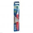 ORAL B ProExpert Pulsar 35 mittel Zahnbürste